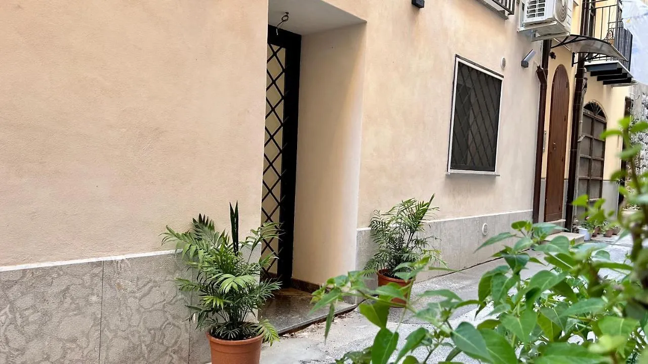 A&G Dimore Di Famiglia Alla Magione Apartment Palermo 0*,  Italy